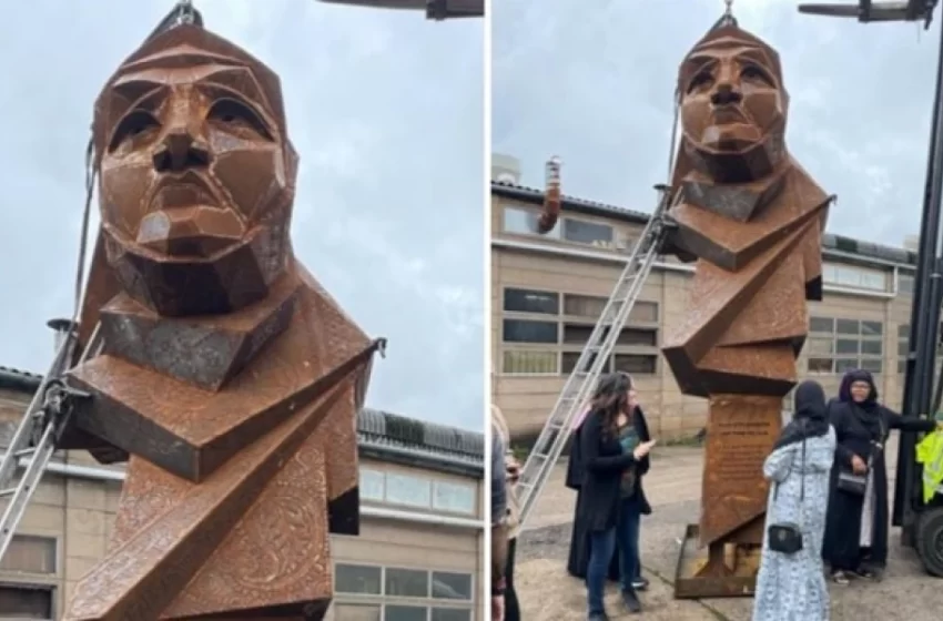  UK Introduces Hijab Sculpture to Celebrate Hijab-Wearing Women