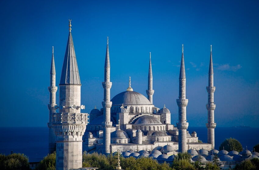  Top 10 Beautiful Mosques Surrounded In 2023
