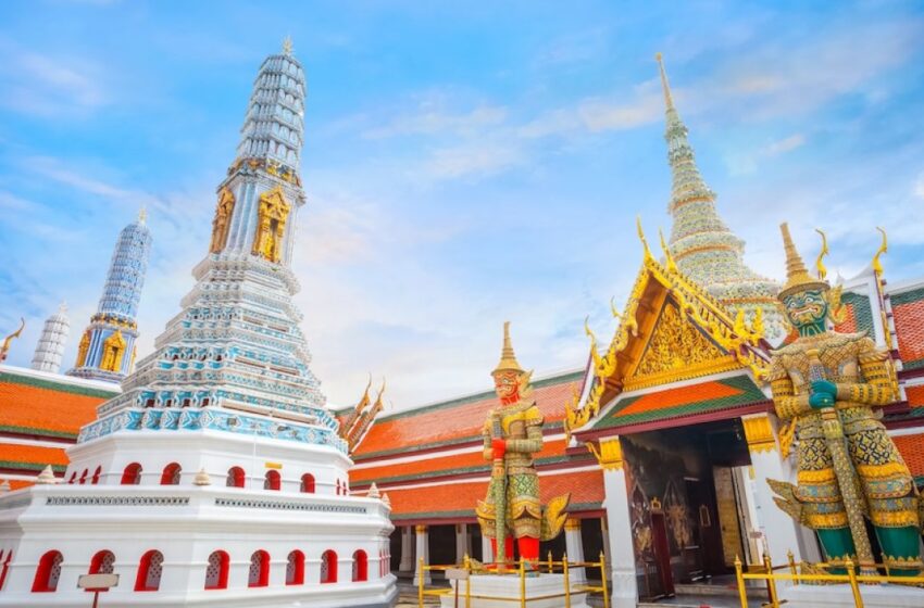  Places of Worship: Wat Phra Kaew