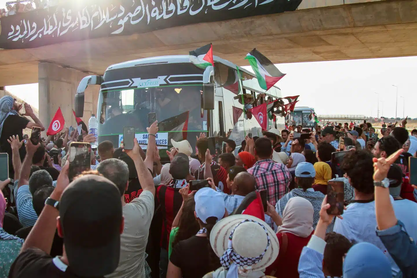 Relief Convoys To Gaza Expose Discrepancy Between Society And State
