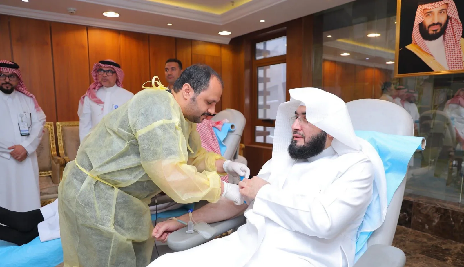 Imams of Kaaba Donate Blood In Annual Blood Donation Campaign