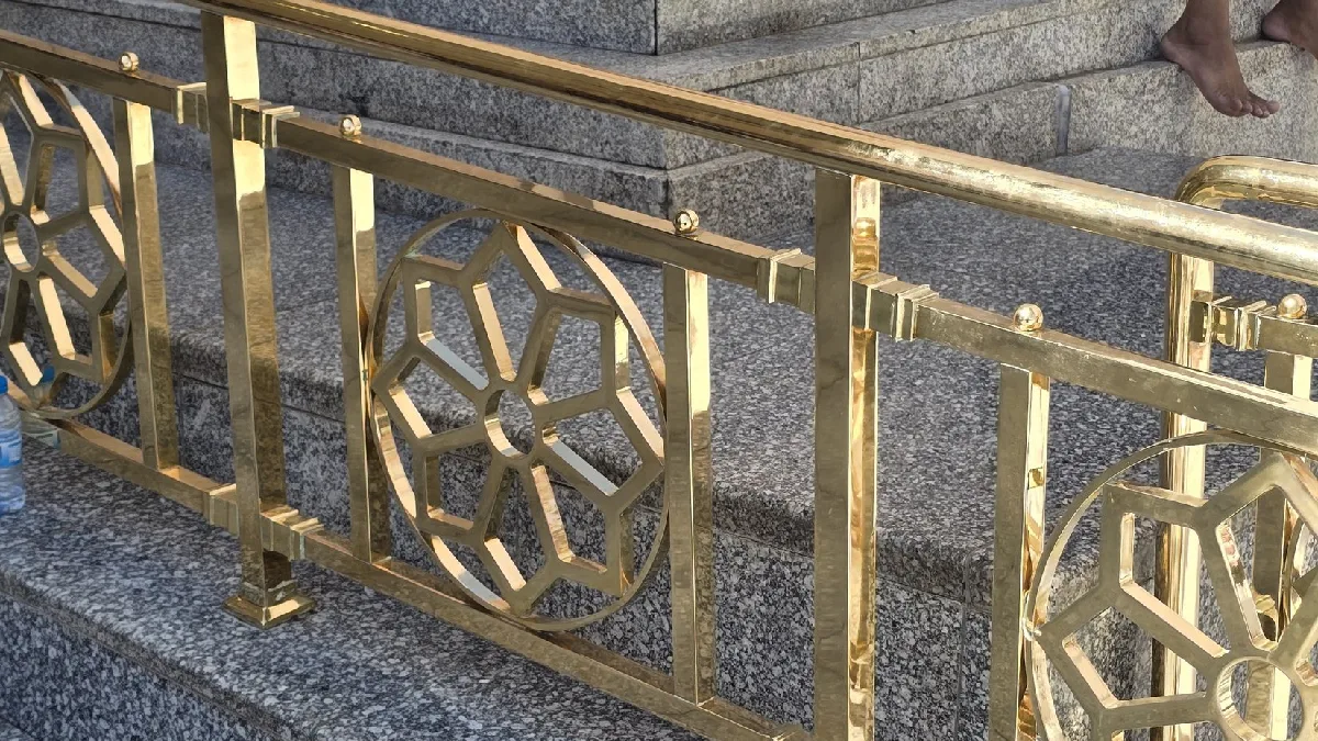 New Safety Barriers Installed at Masjid al Haram Main Doors