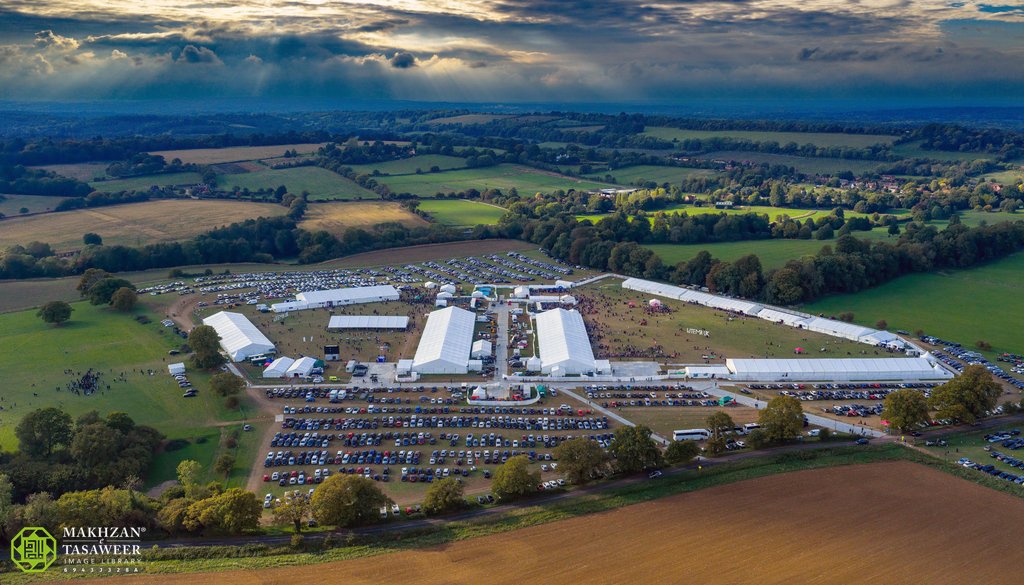 An Intellectual Gathering of Thousands of Muslim Women in the UK
