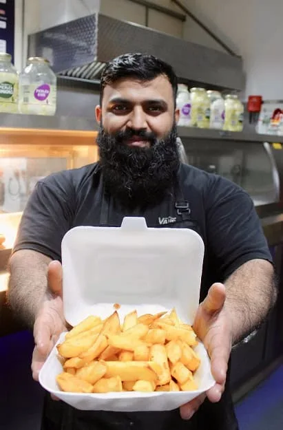 Muslim Chip Shop Owner Serves Free Christmas Meals in Liverpool