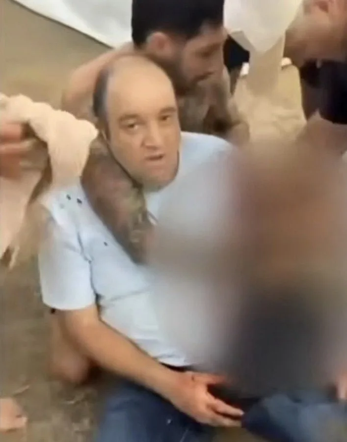 Muslim Man Ahmed Stops Gunman In Bondi Beach Attack