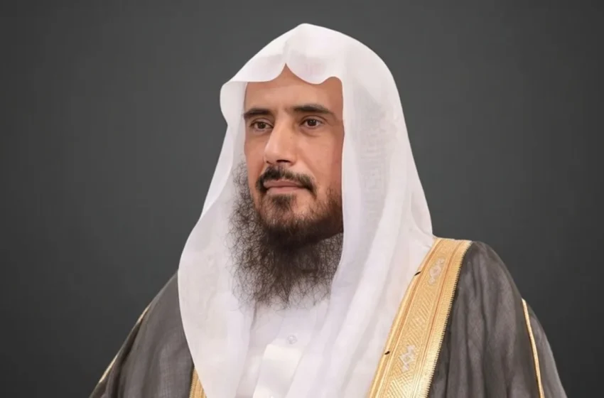  Two Holy Mosques Scholar Declares Looking at Someone’s Phone Without Permission Is Haram