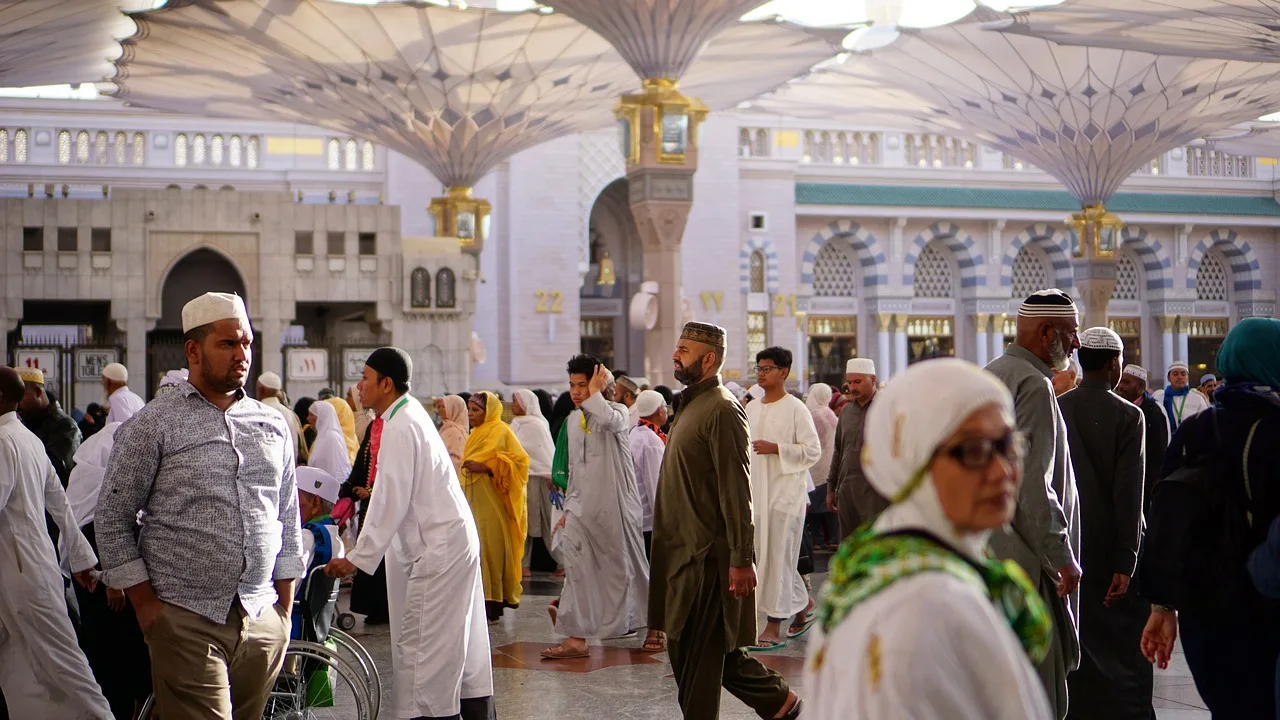 Non-Saudis Must Get Sponsor Approval Itikaf at Masjid al Haram and Nabawi